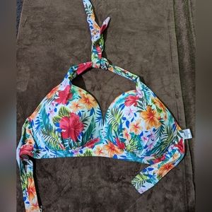 Ladies Bikini Top. Worn once. EC. Size 2X (20W-22W)